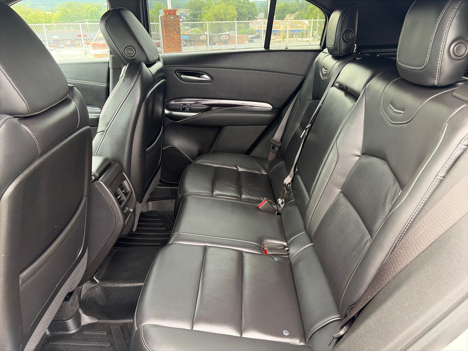 Used 2023 Cadillac XT4 Luxury w/ Cold Weather Package AWD/4WD image 18