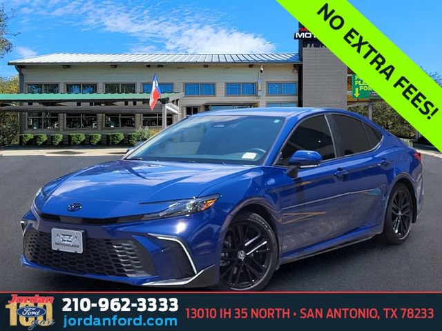 Used 2025 Toyota Camry SE w/ Convenience Package FWD image 1