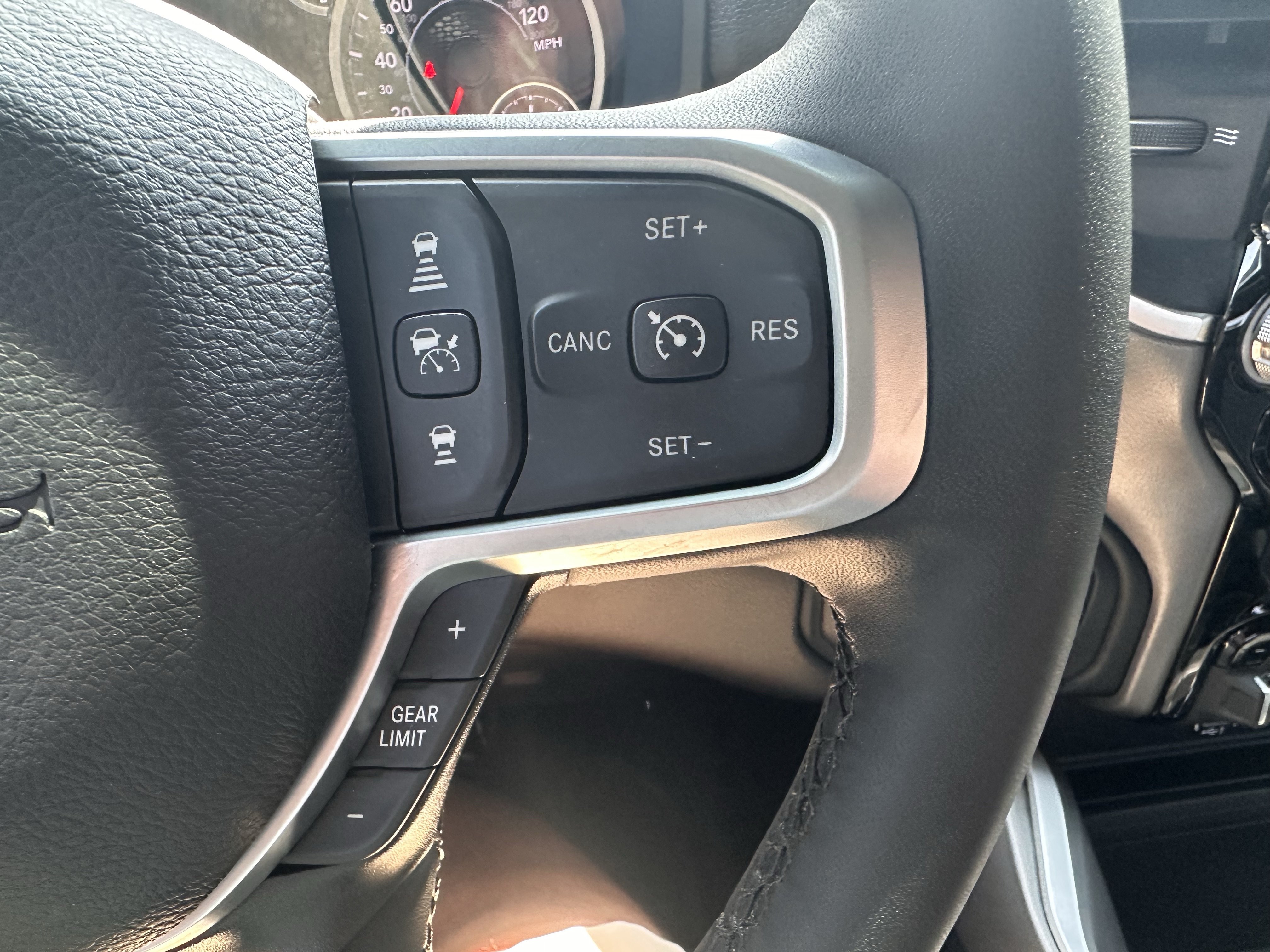 Used 2025 RAM 3500 Big Horn AWD/4WD image 23