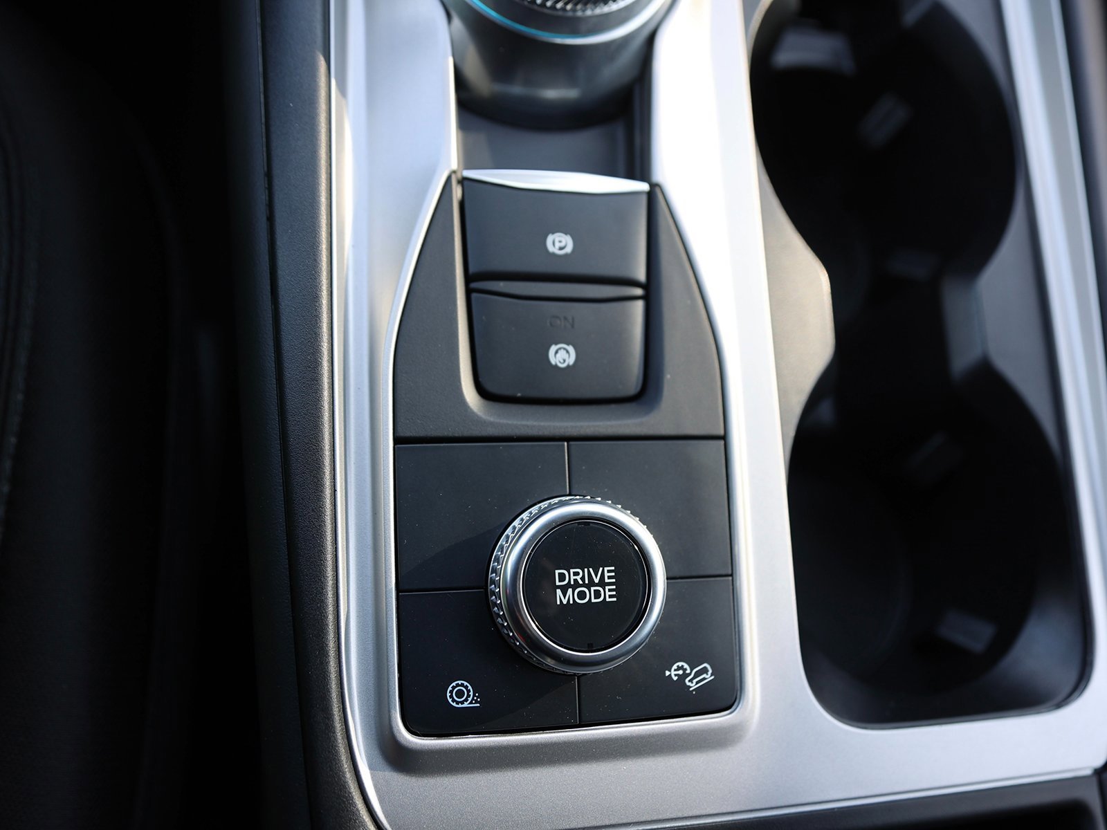 Certified 2022 Ford Explorer XLT image 34