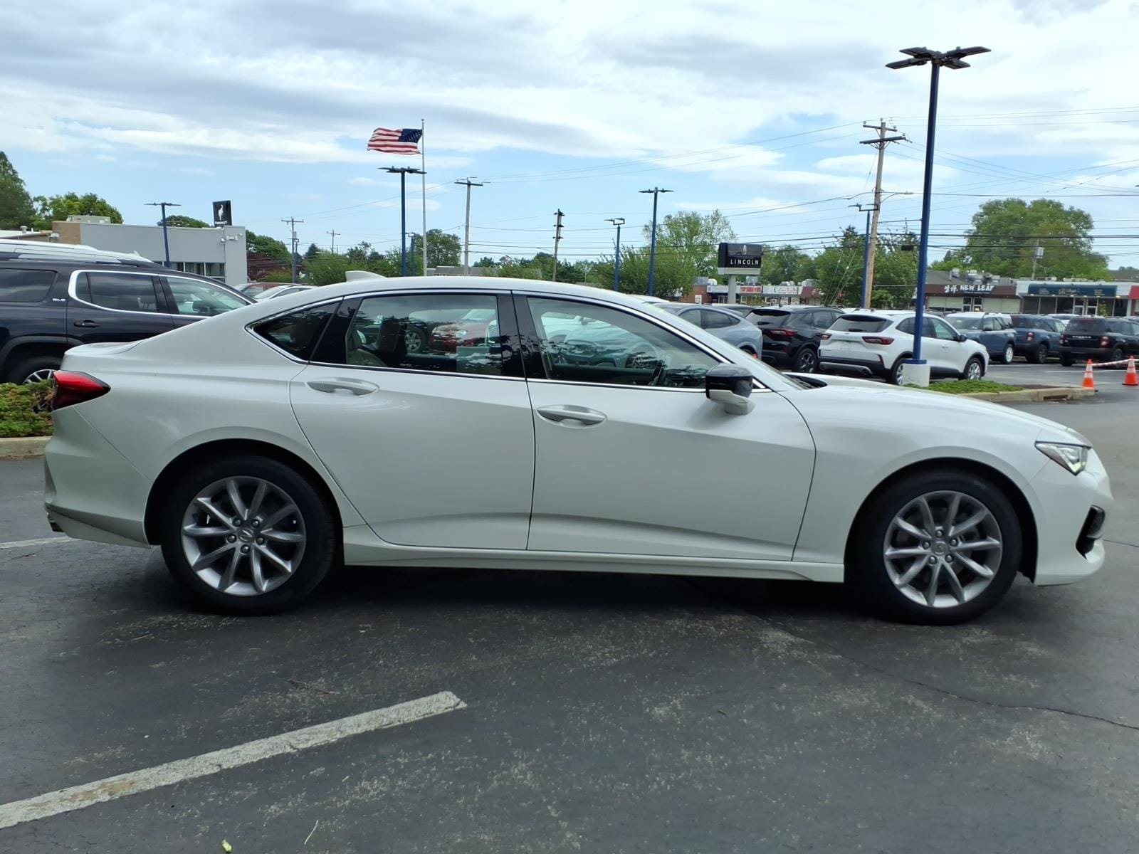 Used 2021 Acura TLX SH-AWD image 2