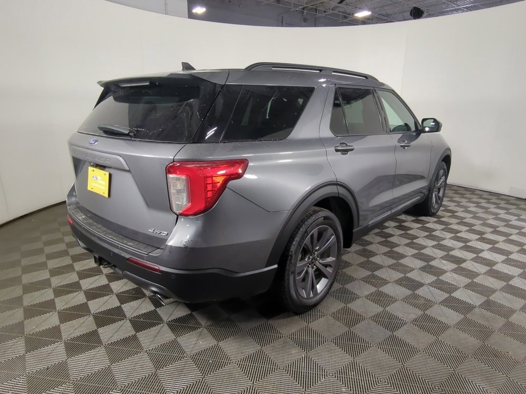 Certified 2023 Ford Explorer XLT w/ Equipment Group 202A image 4