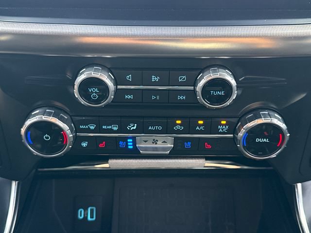Certified 2022 Ford F150 Raptor w/ Raptor 37 Performance Package AWD/4WD image 36