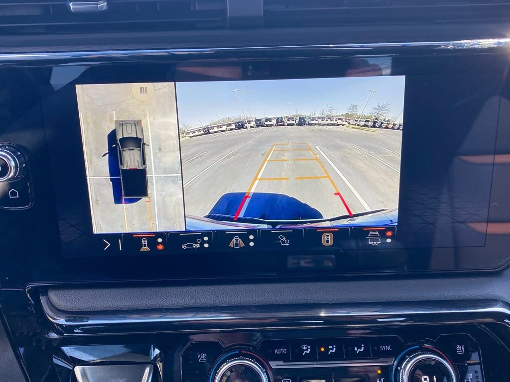 Used 2024 GMC Sierra 2500 AT4 w/ AT4 Preferred Package image 16