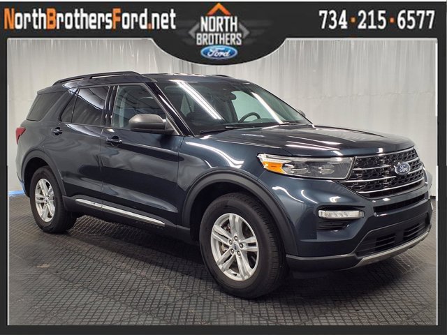 Certified 2023 Ford Explorer XLT w/ Equipment Group 202A AWD/4WD image 1