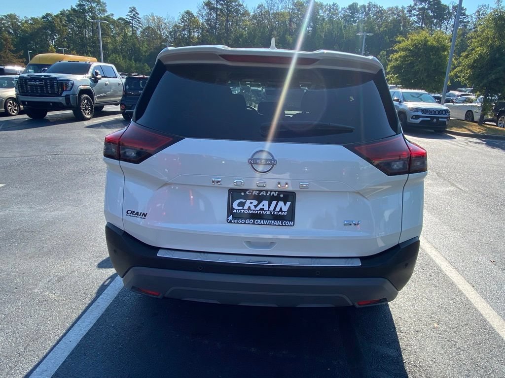 Used 2023 Nissan Rogue SV FWD image 6