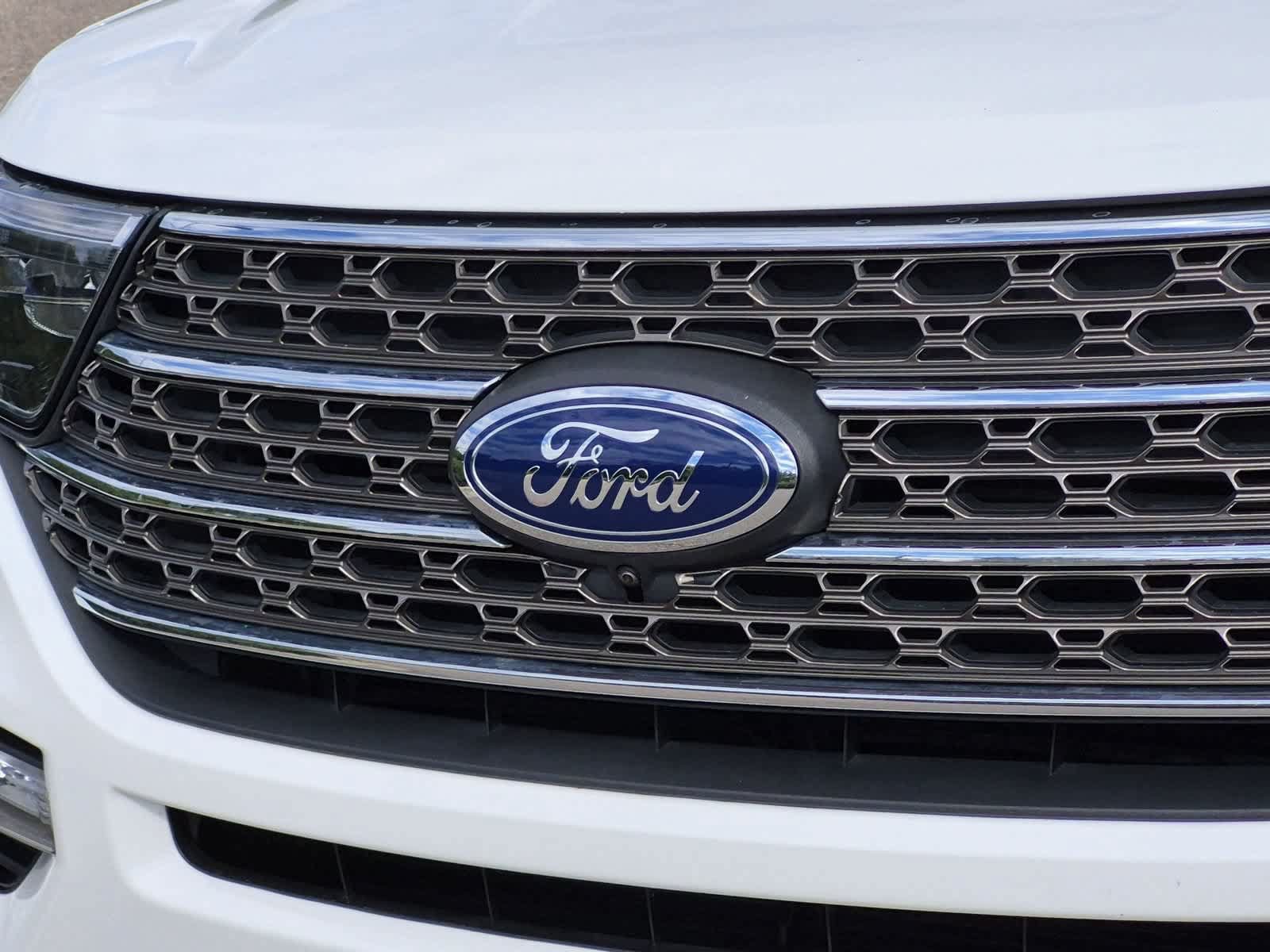 Certified 2024 Ford Explorer King Ranch w/ Technology Package AWD/4WD image 12