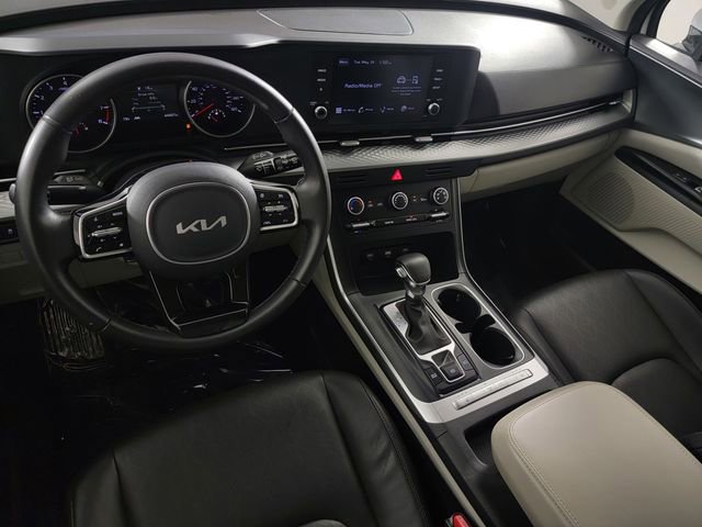 Used 2023 Kia Carnival LX FWD image 31