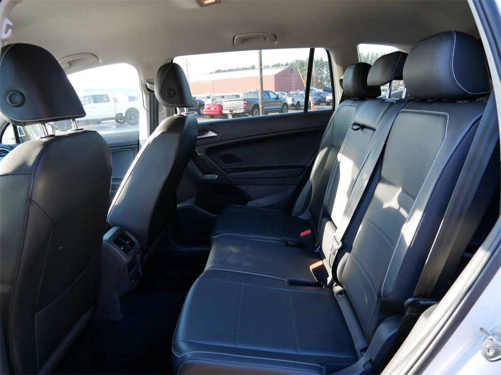 Used 2021 Volkswagen Tiguan SE image 11