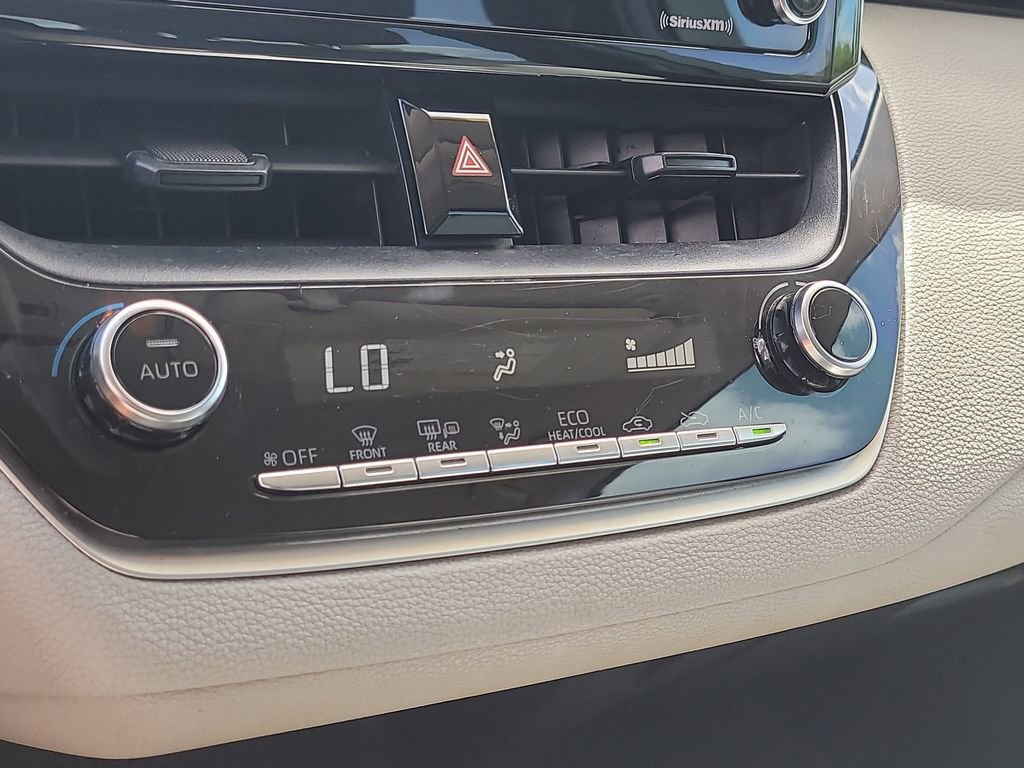 Used 2021 Toyota Corolla LE FWD image 19