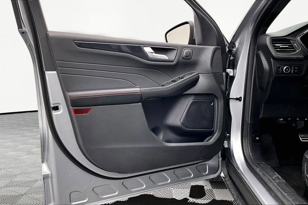 Certified 2023 Ford Escape ST-Line Elite image 23