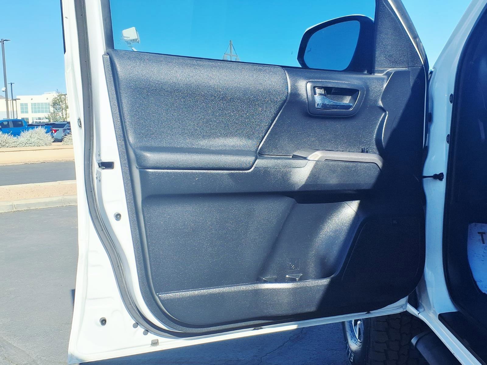 Used 2019 Toyota Tacoma TRD Off-Road image 21