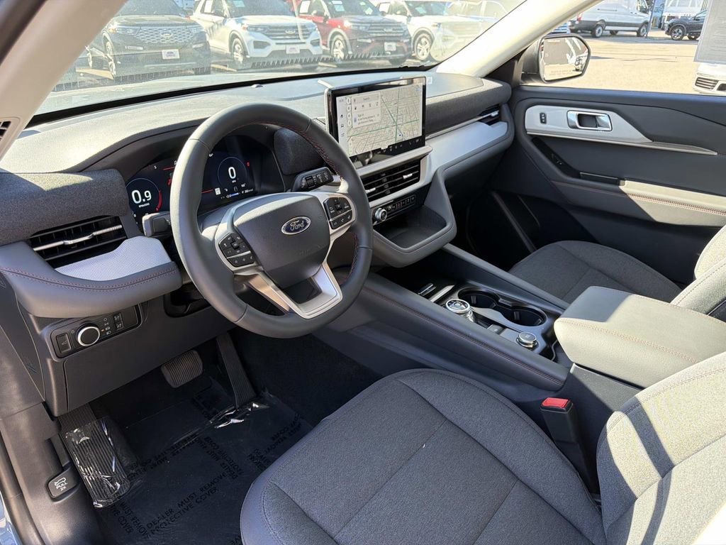 Certified 2025 Ford Explorer Active image 16