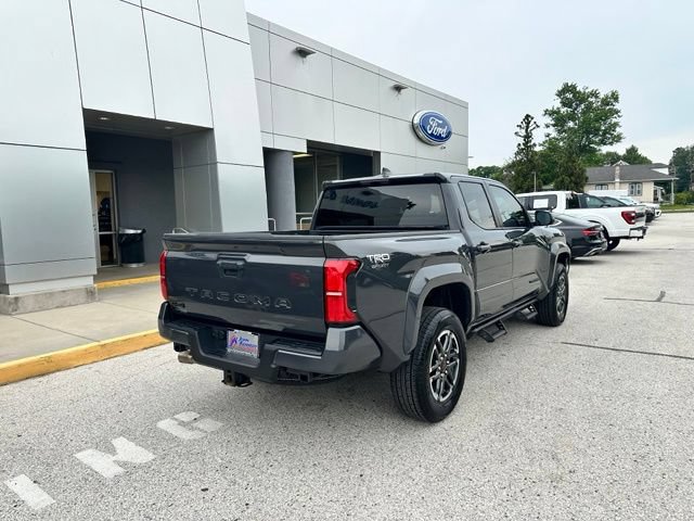 Used 2024 Toyota Tacoma TRD Sport AWD/4WD image 16