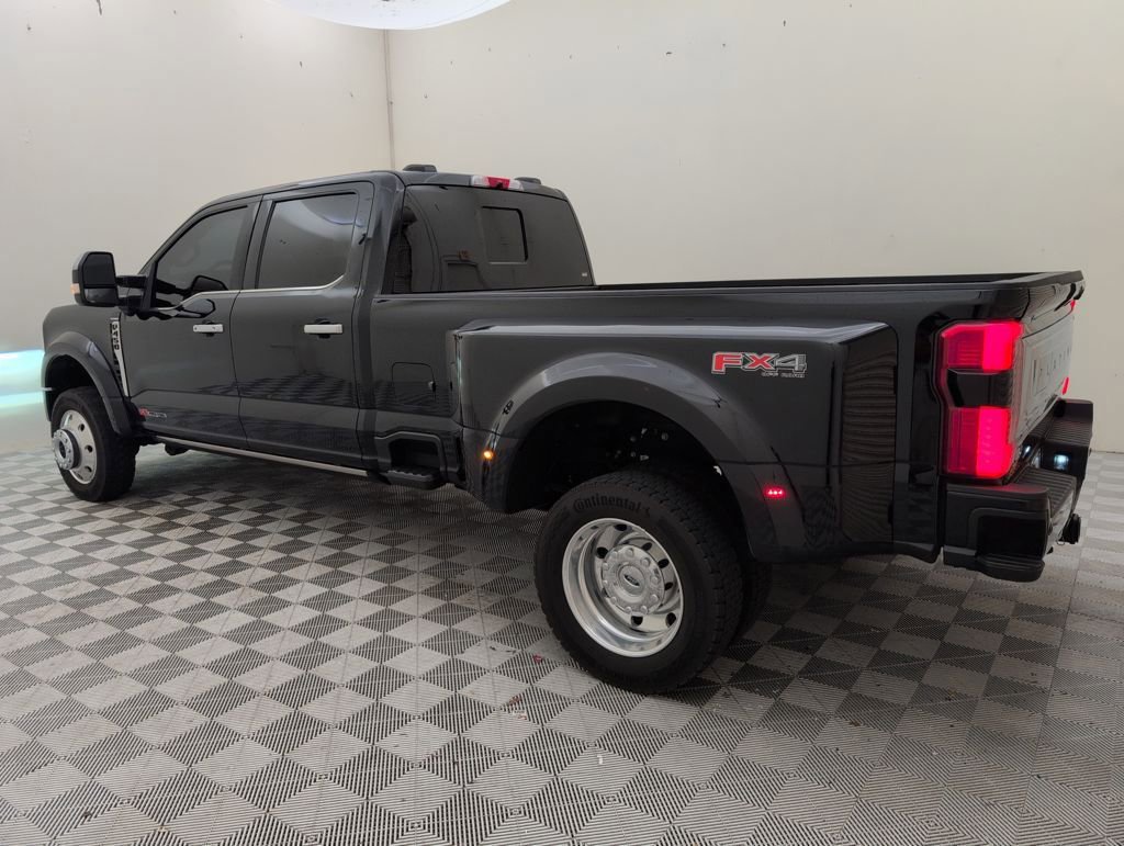 Certified 2025 Ford F450 Platinum w/ Platinum Plus Package AWD/4WD video 3
