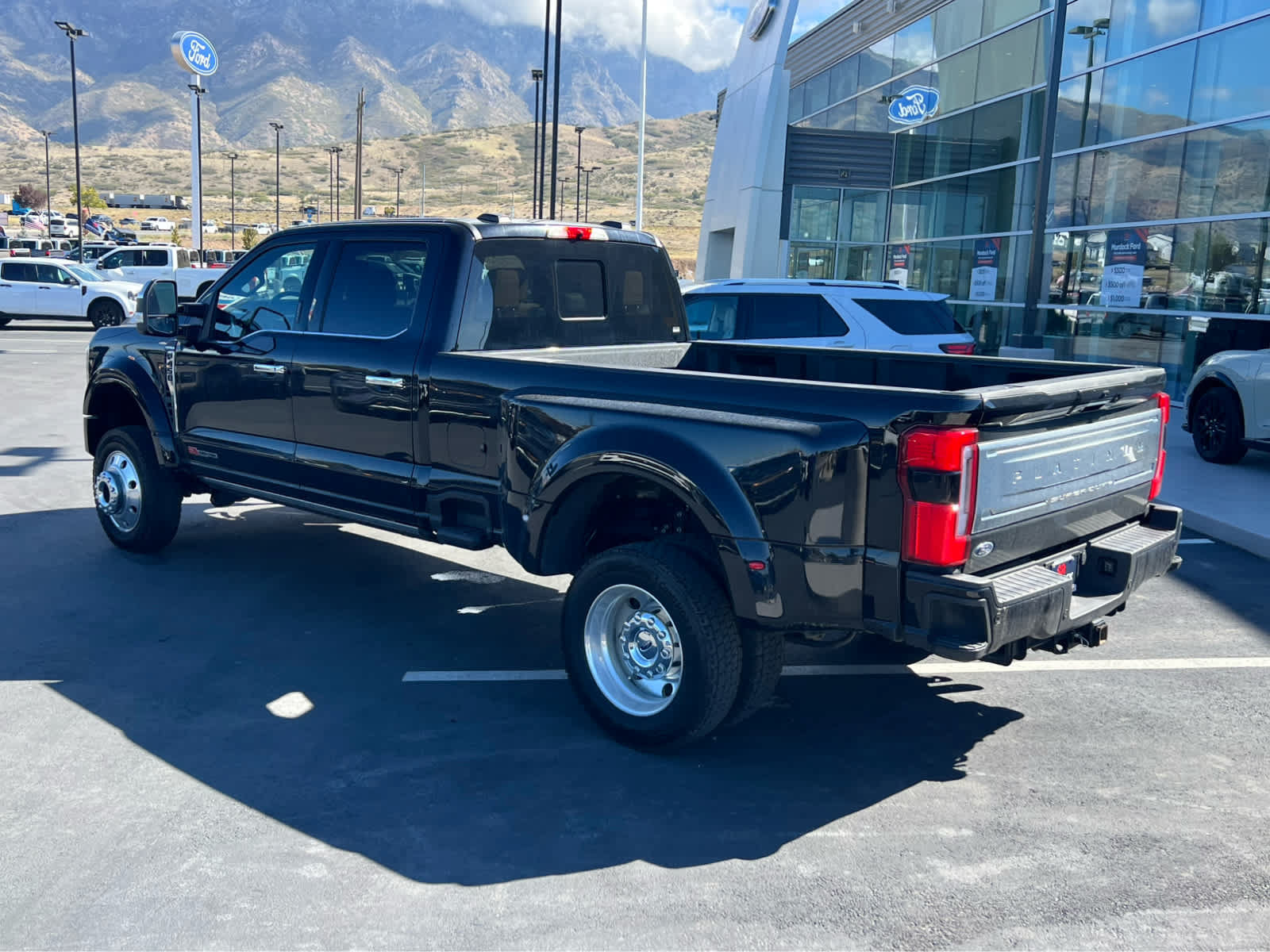 Certified 2024 Ford F450 Platinum w/ FX4 Off-Road Package AWD/4WD image 12