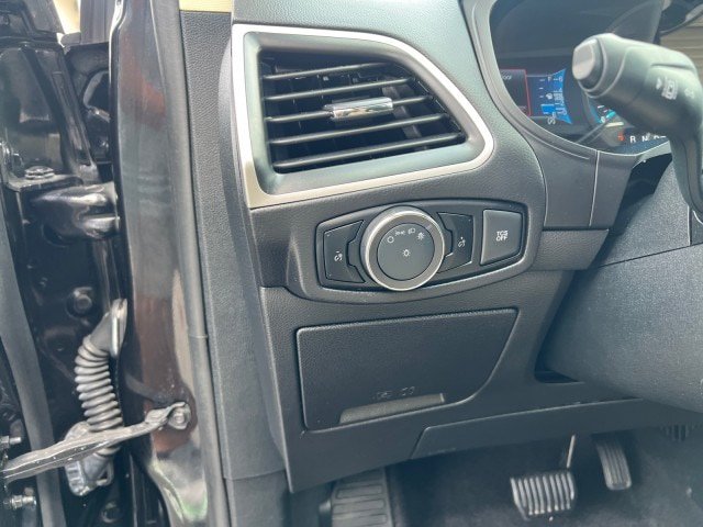 Certified 2024 Ford Edge SEL AWD/4WD image 12