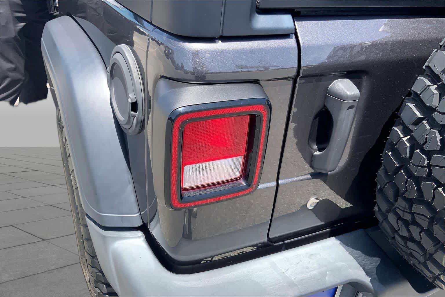 Used 2022 Jeep Wrangler Sport AWD/4WD image 28