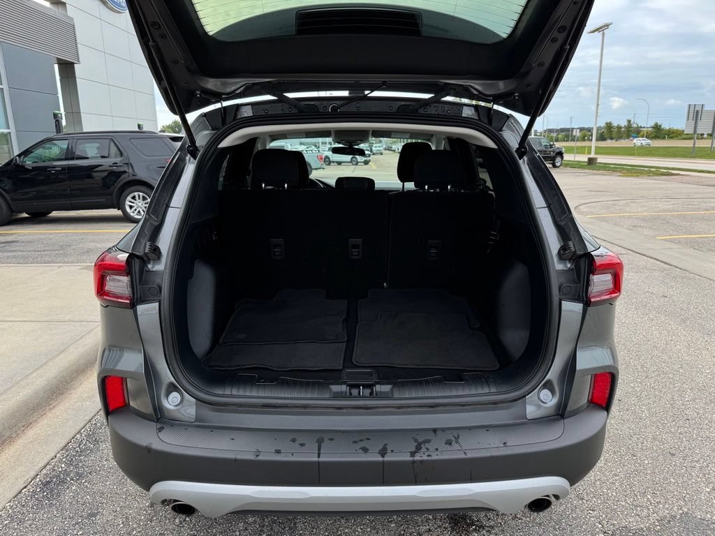 Certified 2025 Ford Escape Active AWD/4WD image 48