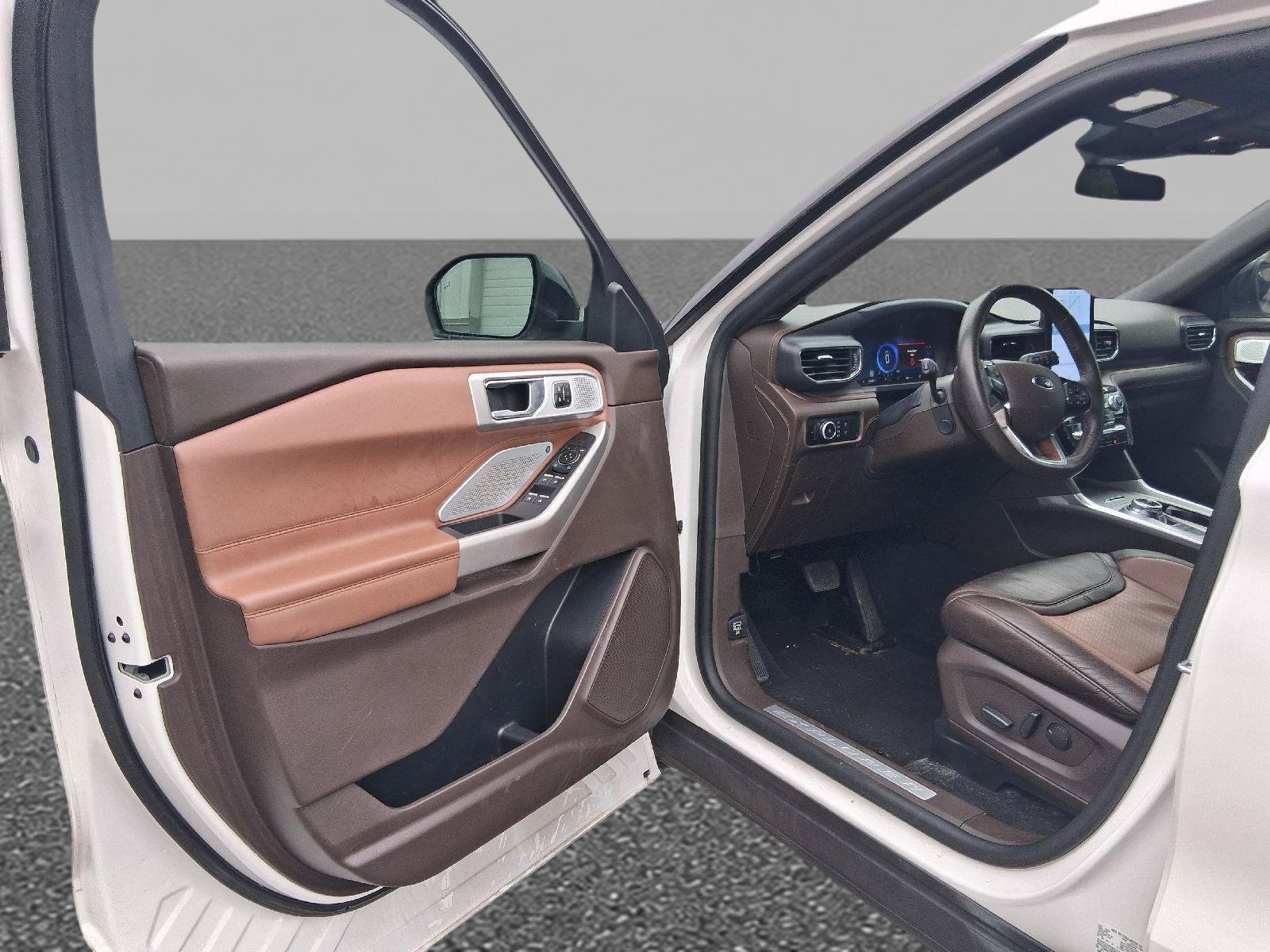 Certified 2024 Ford Explorer King Ranch w/ Technology Package RWD image 10