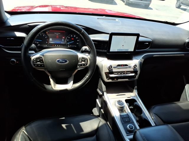 Certified 2022 Ford Explorer XLT w/ Equipment Group 202A AWD/4WD image 4