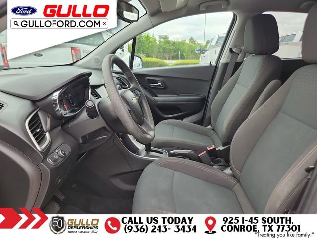Used 2022 Chevrolet Trax LS w/ Tint and Cruise Package FWD image 28