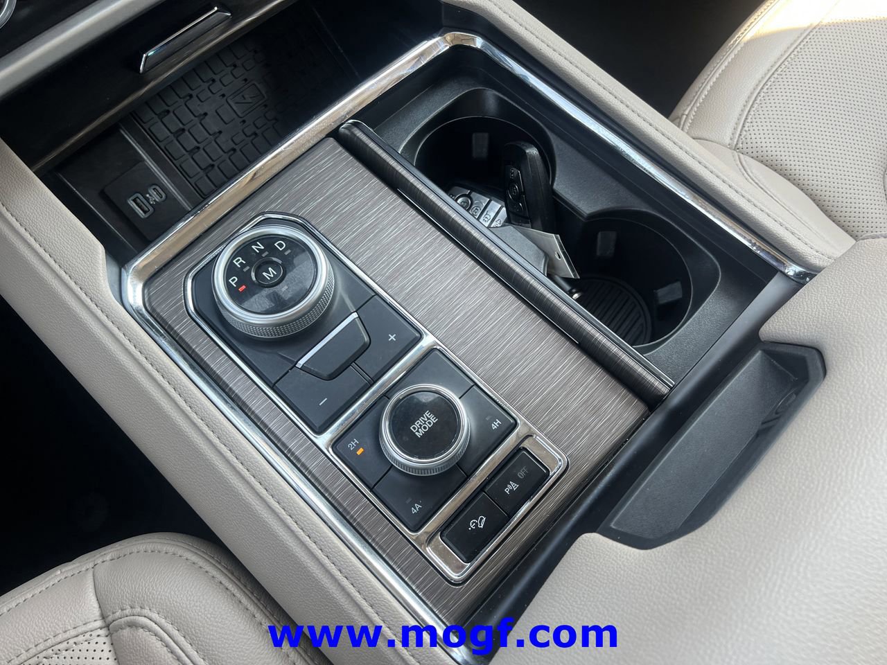 Certified 2024 Ford Expedition Max Limited AWD/4WD image 16