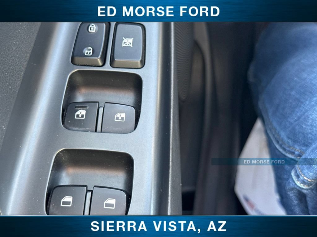 Used 2023 Hyundai Kona SEL AWD/4WD image 25