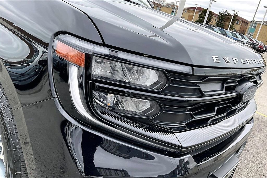 Certified 2025 Ford Expedition Active AWD/4WD image 29