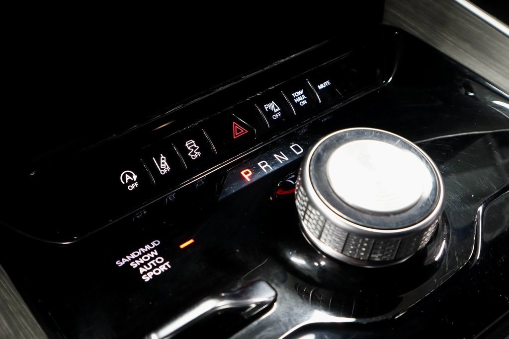 Used 2024 Jeep Wagoneer L Series II w/ Flexible Seating Group image 35