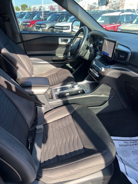Certified 2020 Ford Explorer XLT w/ Comfort Package AWD/4WD image 6
