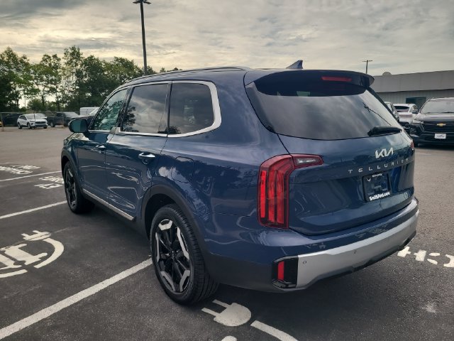 Used 2024 Kia Telluride S w/ S Sunroof Package FWD image 7