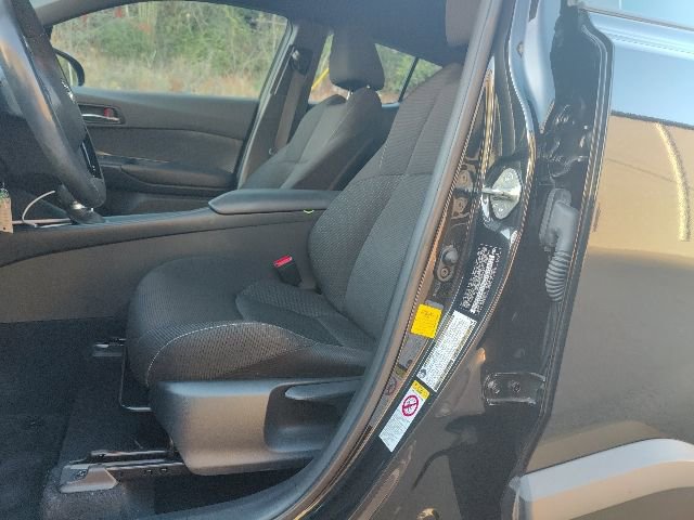 Used 2018 Toyota C-HR XLE image 8