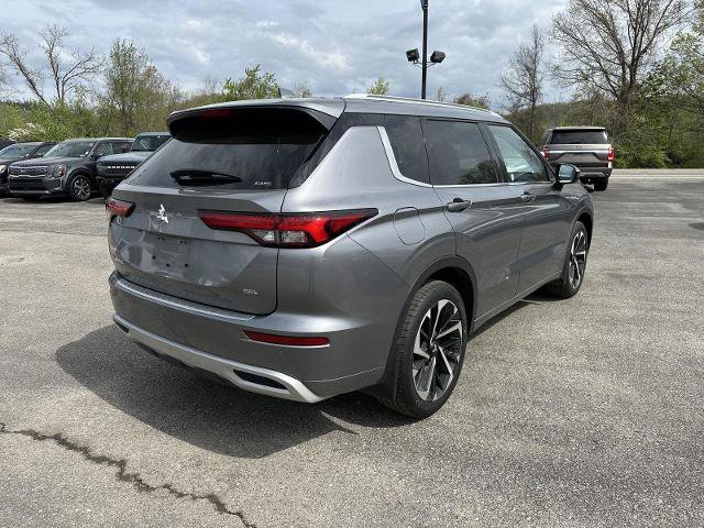 Used 2023 Mitsubishi Outlander SEL AWD/4WD image 4