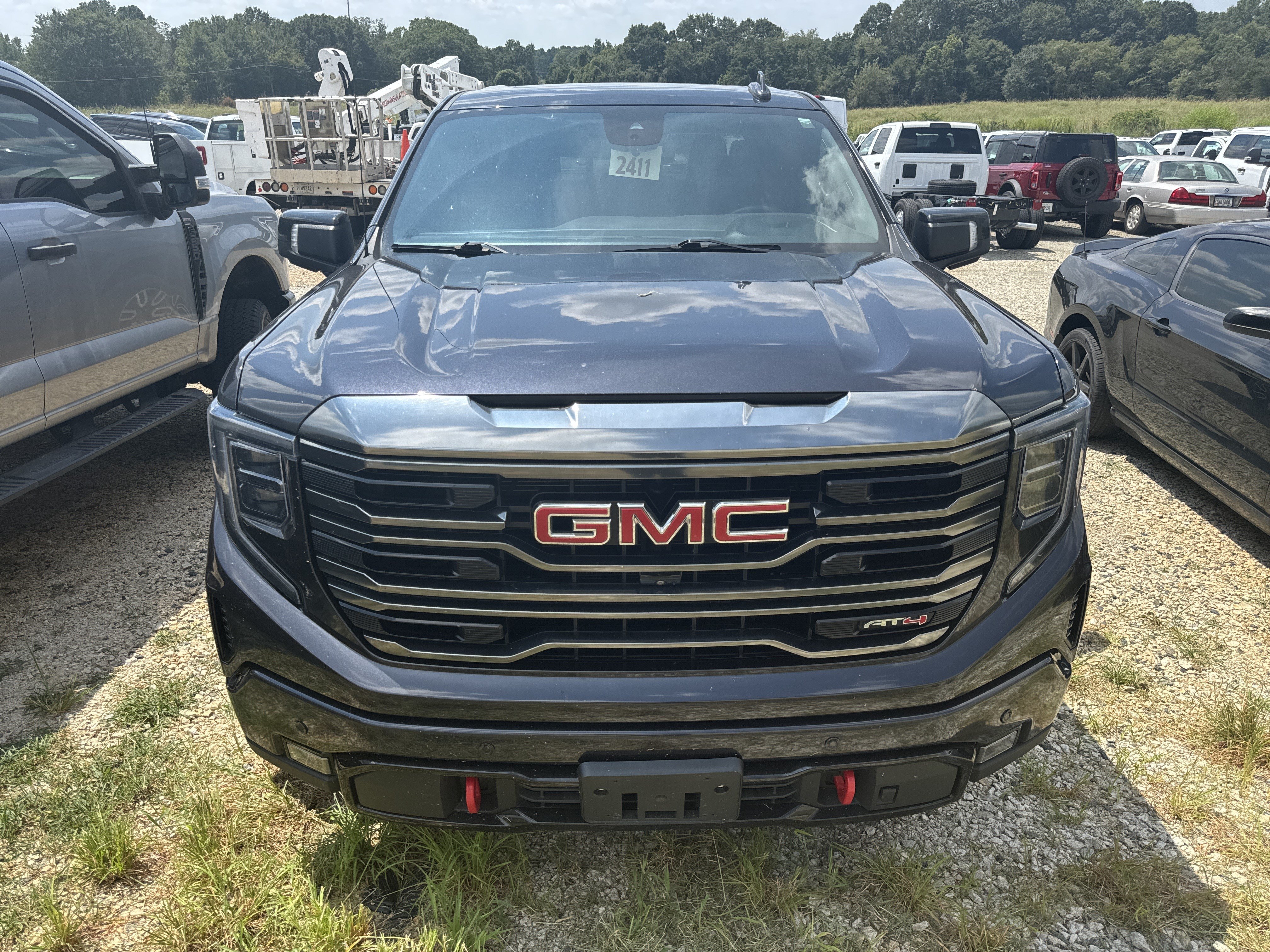 Used 2023 GMC Sierra 1500 AT4 w/ AT4 Premium Package AWD/4WD image 2