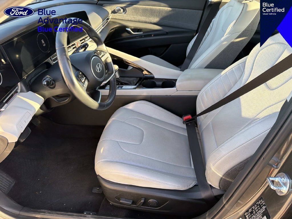 Used 2025 Hyundai Elantra Limited FWD image 14
