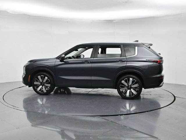 Used 2025 Mitsubishi Outlander SE FWD image 7