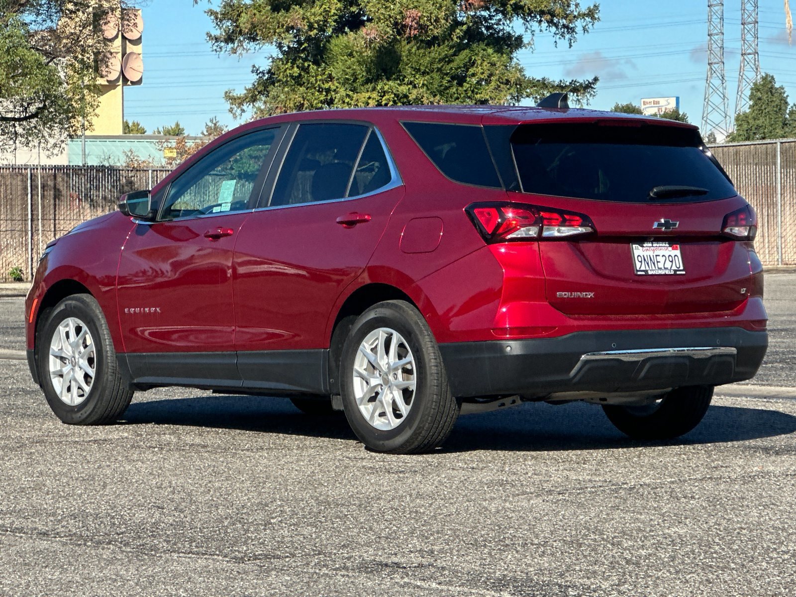Used 2024 Chevrolet Equinox LT image 3
