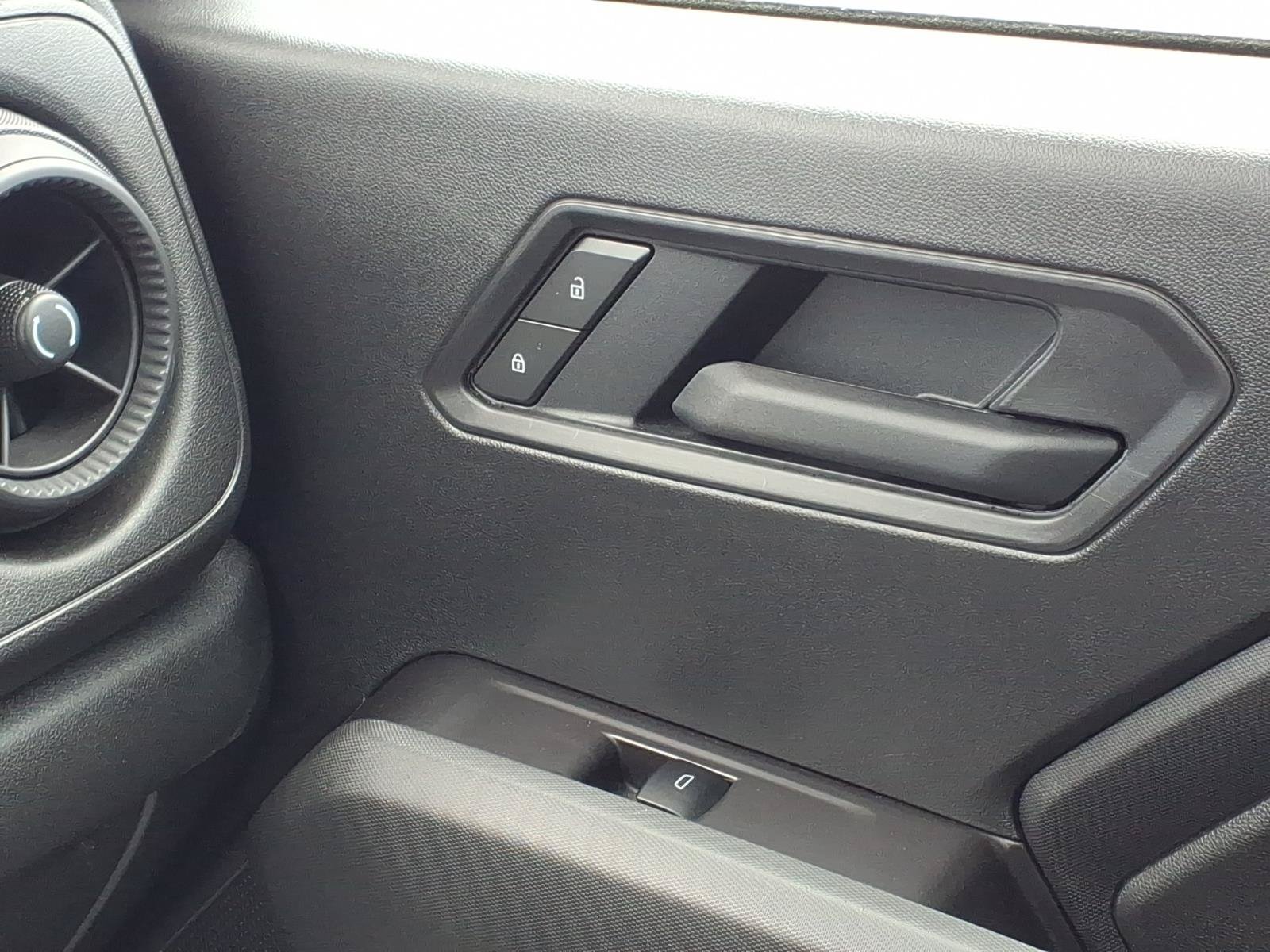 Used 2025 Chevrolet Colorado Trail Boss AWD/4WD image 18