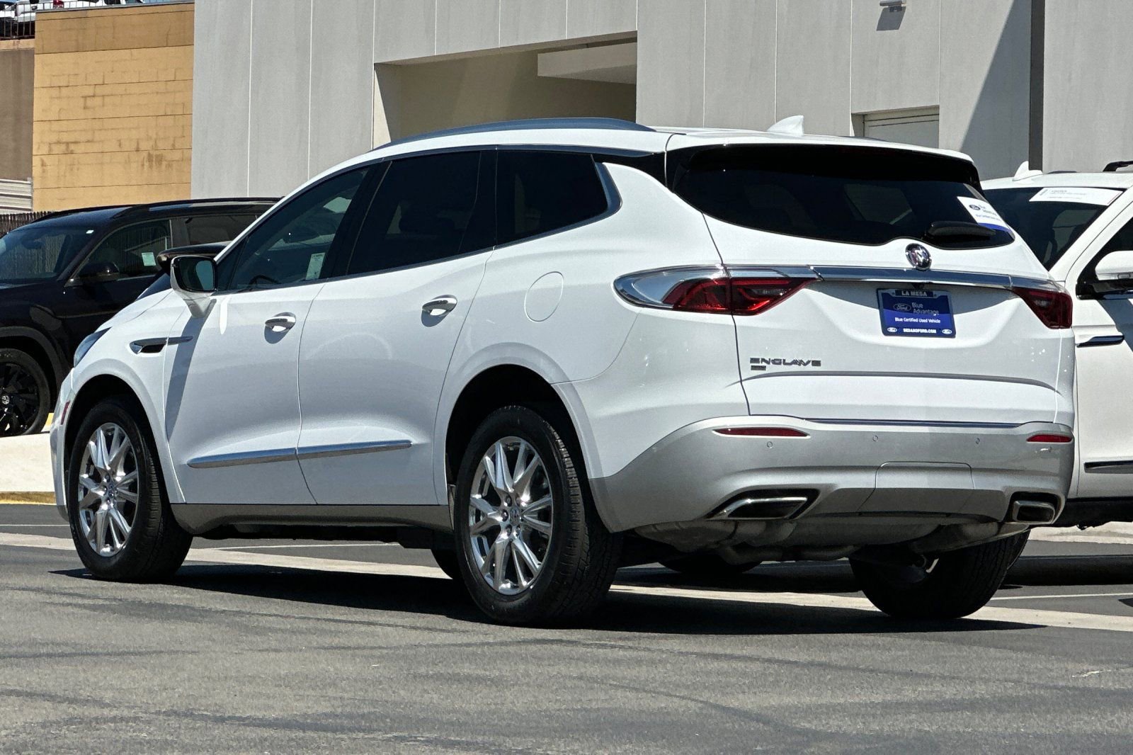 Used 2023 Buick Enclave Essence w/ Experience Buick Package image 5