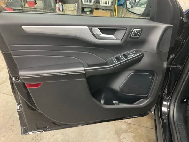 Certified 2025 Ford Escape Platinum image 5