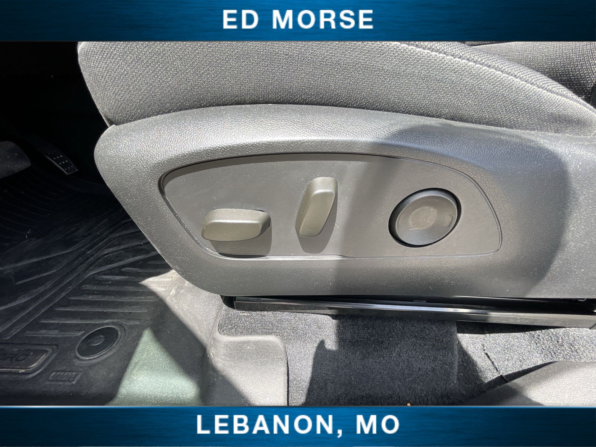 Used 2025 Chevrolet Traverse LT FWD image 33