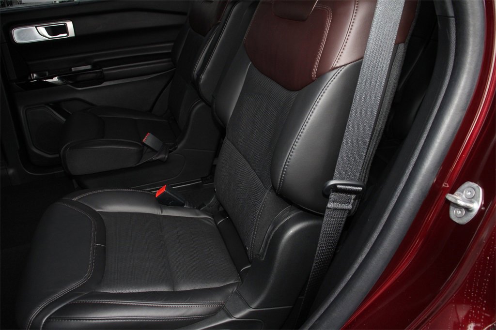 Certified 2022 Ford Explorer Platinum w/ Equipment Group 601A image 22