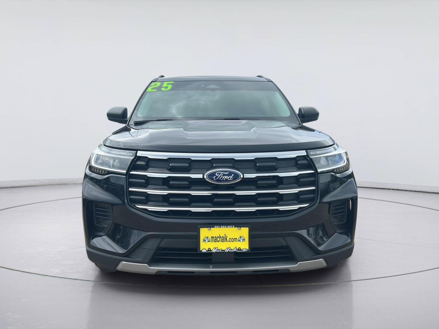 Certified 2025 Ford Explorer Active RWD image 2