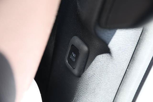 Used 2021 Toyota Sienna Platinum FWD image 29