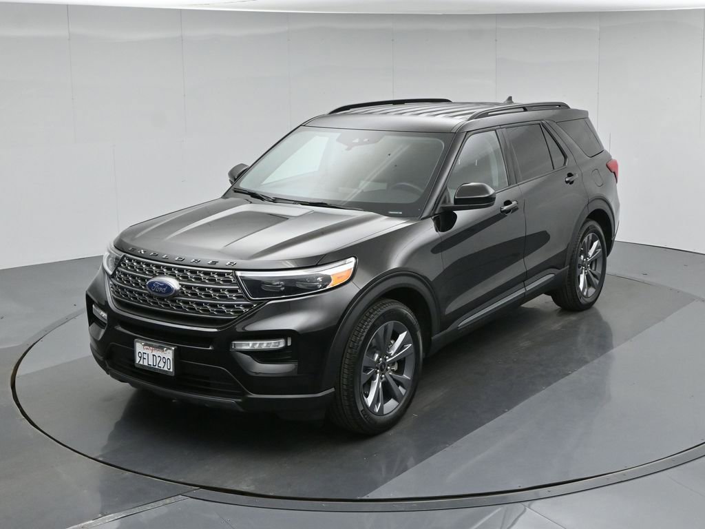 Certified 2022 Ford Explorer XLT w/ Equipment Group 202A RWD image 39