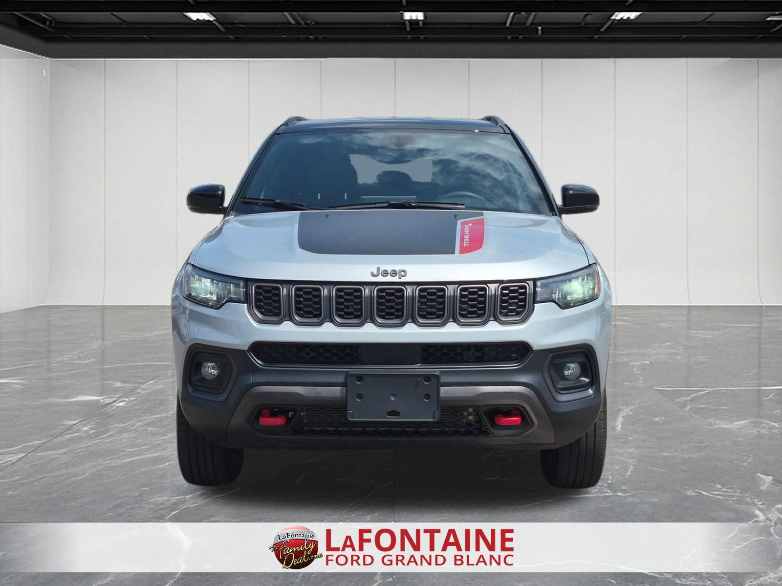 Used 2025 Jeep Compass Trailhawk AWD/4WD image 8