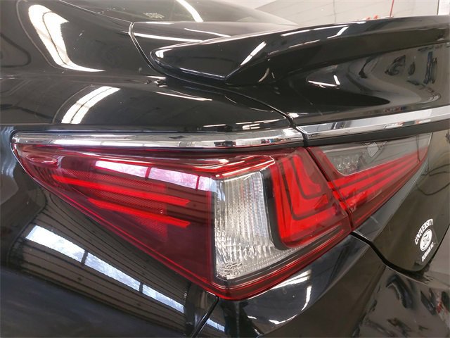 Used 2019 Lexus ES 300h image 34