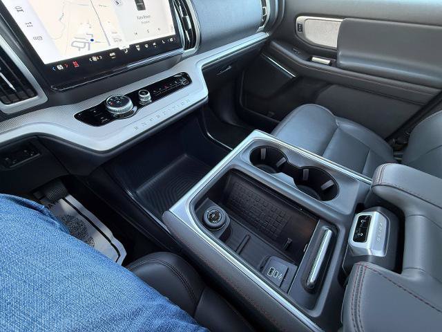 Certified 2025 Ford Expedition Active AWD/4WD image 31