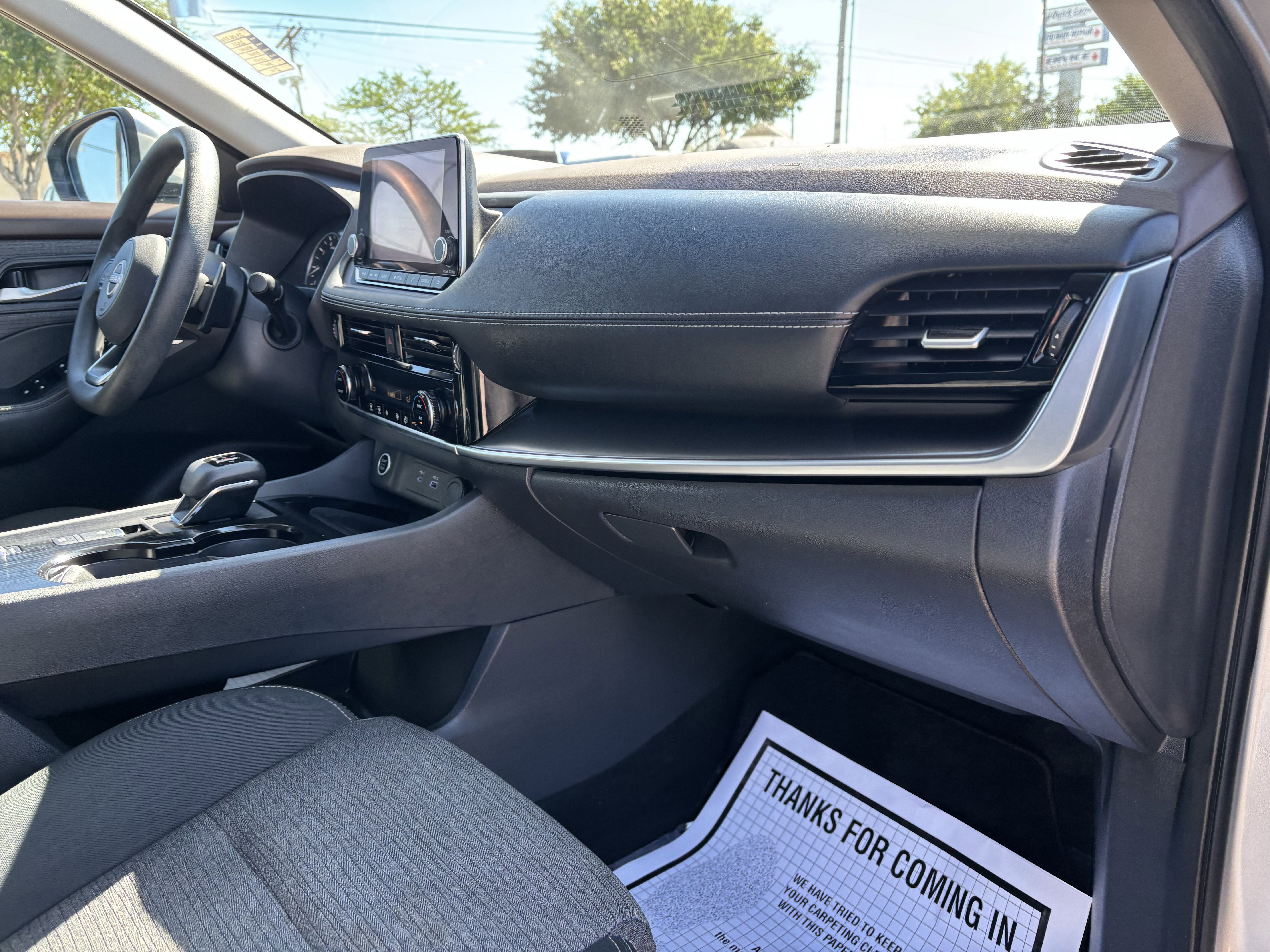 Used 2023 Nissan Rogue SV image 23